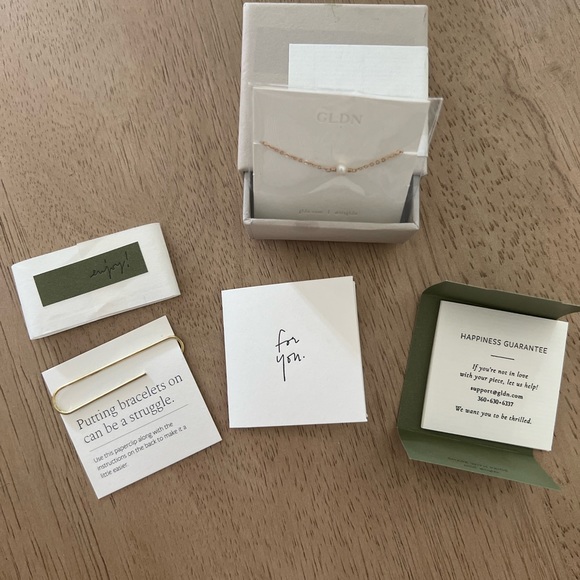 GLDN Pearl Bracelet - 14k solid gold - Picture 5 of 10